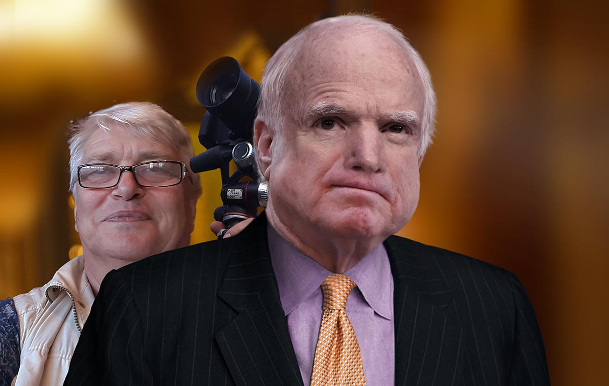 MELNIKOFF Дайджест. Почетный председатель The Soul of Ukraine Foundation, Inc., легендарный американский сенатор Джон Сидней Маккейн и основатель этого фонда Сергей Мельникофф во время фотосессии, в процессе которой родилась идея создать произведение «Лицо человечества».